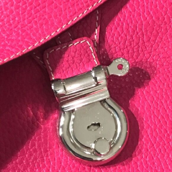 BURBERRY RARE FIND BARBIE PINK SHOULDER BAG. - Picture 9 of 11